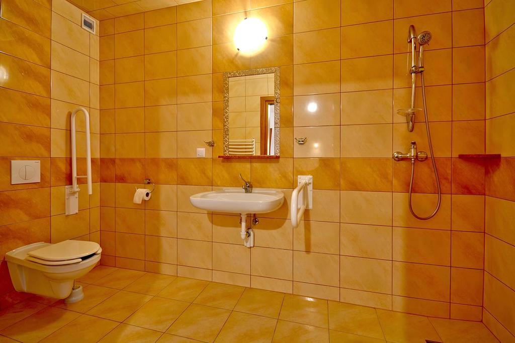 Pod Tatrami 2 - Swietna Lokalizacja, Obok Przystanku Ski Busa Oraz Restauracji, Duzy Parking Bialka Tatrzanska Dış mekan fotoğraf